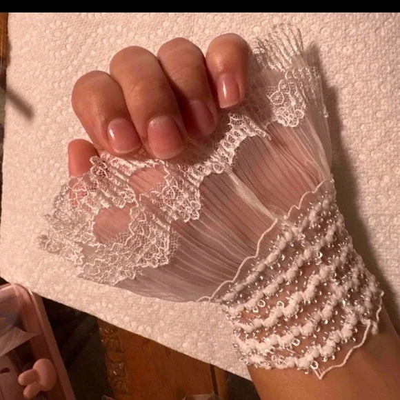 🎀 Ruffle Cuffs 🎀 - Picture 6 of 6